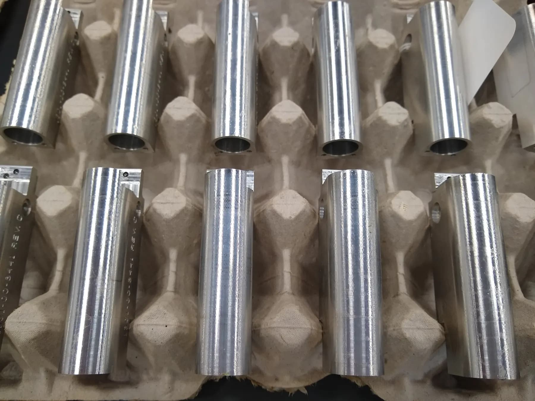 阳极氧化前的精车套管
